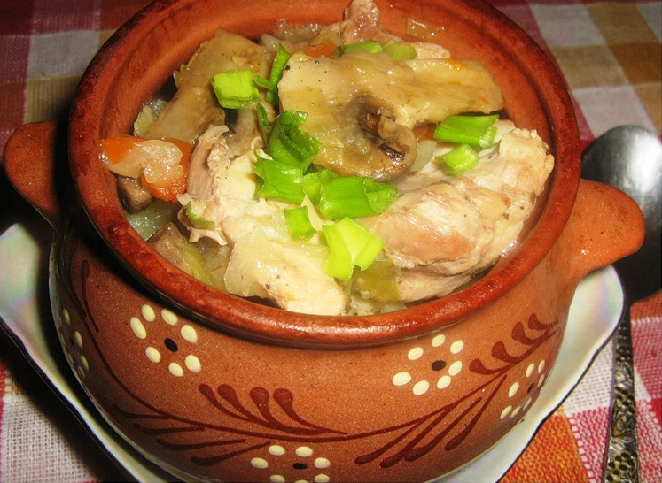 Курица с картошкой в духовке в горшочке пошагово Курица с картошкой в духовке в горшочке пошагово